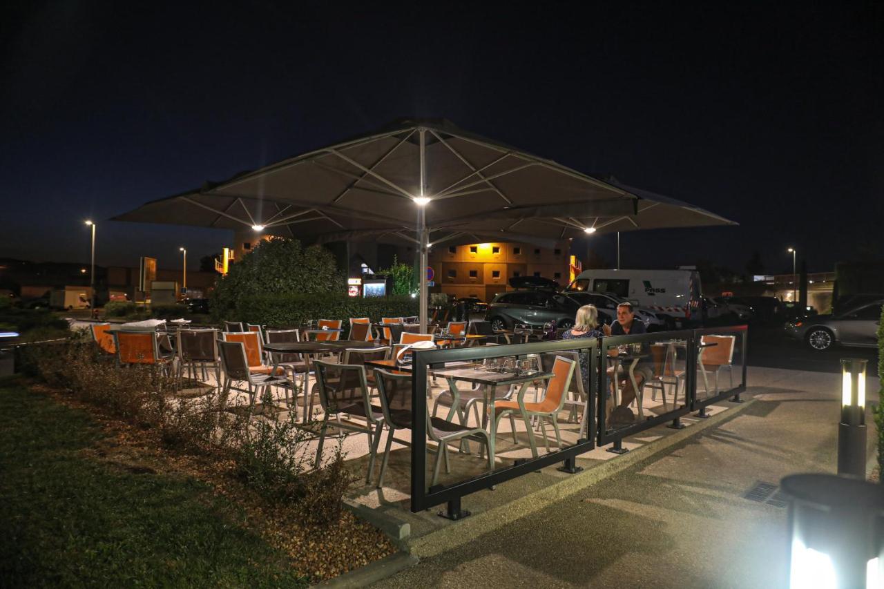Ibis Styles Clermont-Ferrand Aeroport Hotel Exterior foto