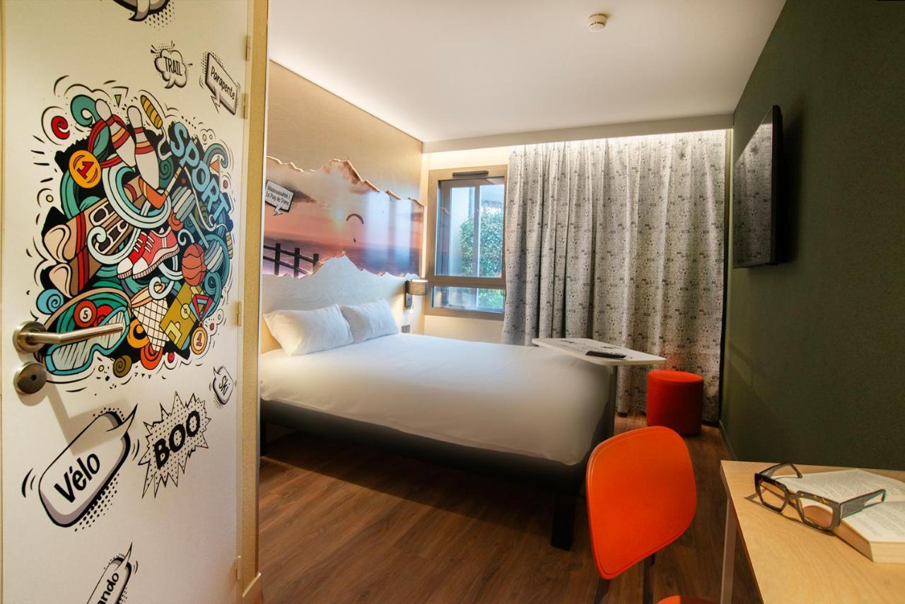 Ibis Styles Clermont-Ferrand Aeroport Hotel Exterior foto